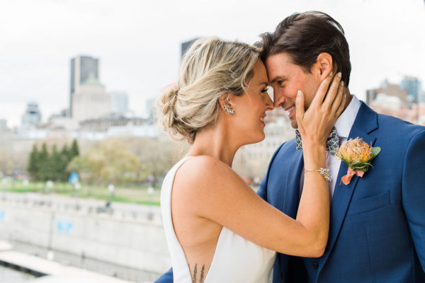 Montreal wedding kiss