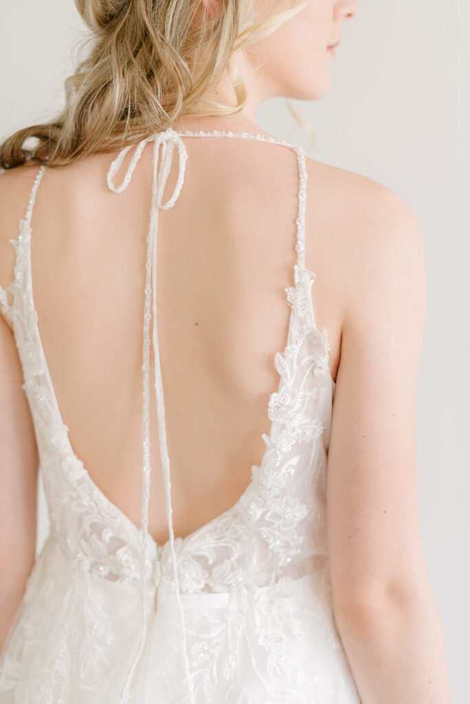 Crisp & clean: minimalist décor inspiration - Today's Bride