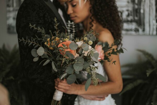 bride and groom wedding bouquet