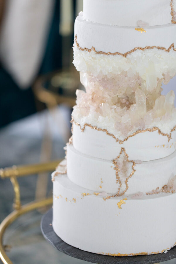 vintage wedding cake inspo