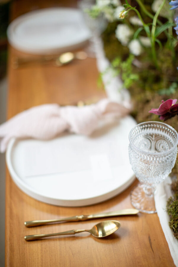florals wedding inspo main table