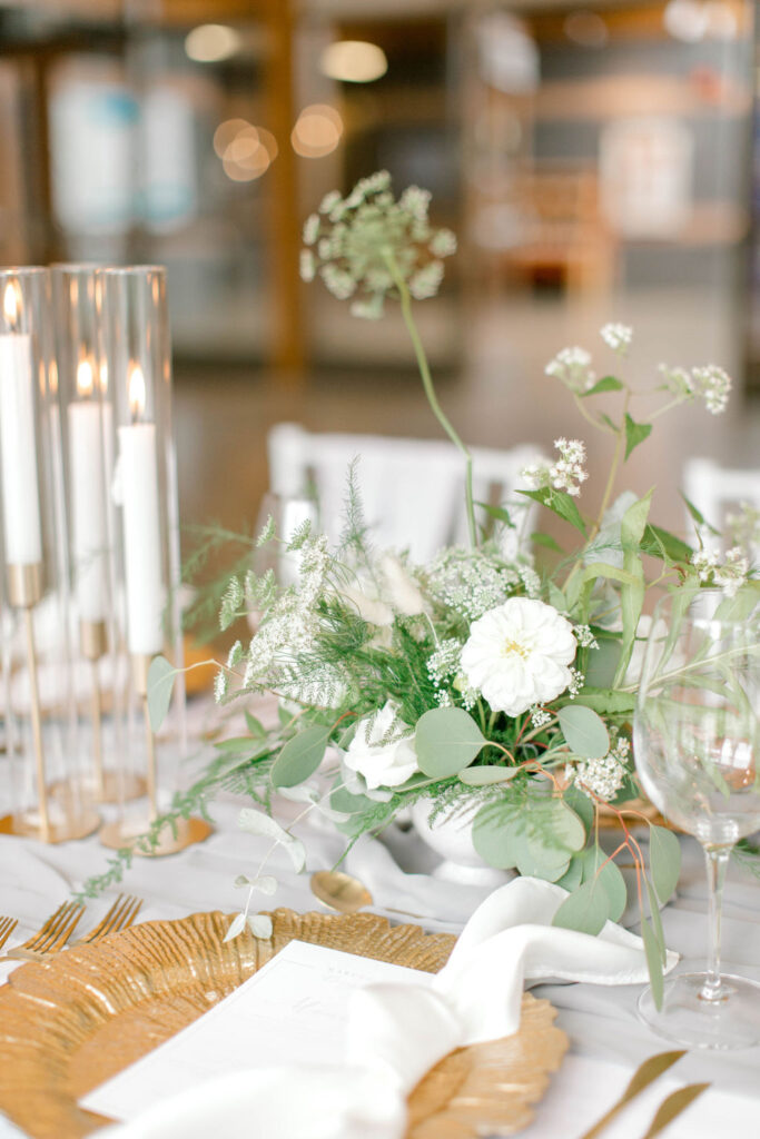 Clean & elegant: inspiration for timeless wedding décor - Today's Bride