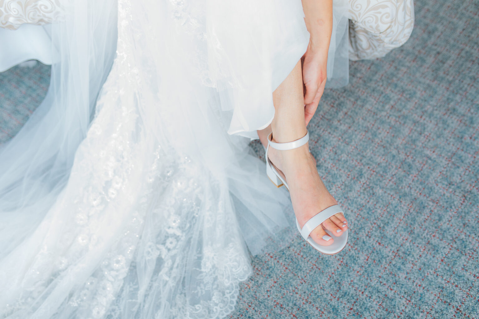 True blue a pretty outdoor wedding in Ontario Today's Bride