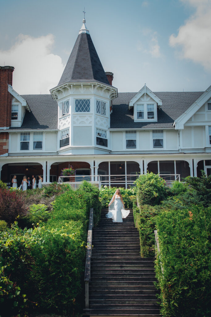 True blue a pretty outdoor wedding in Ontario Today's Bride