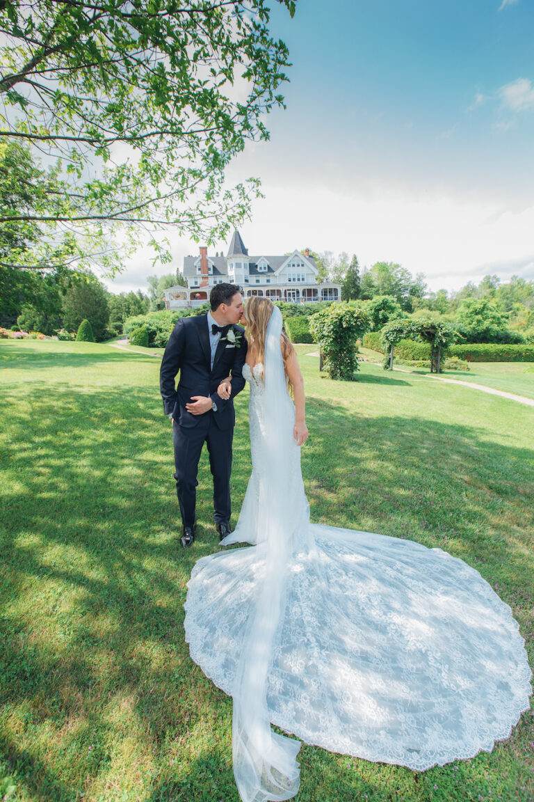 True blue a pretty outdoor wedding in Ontario Today's Bride