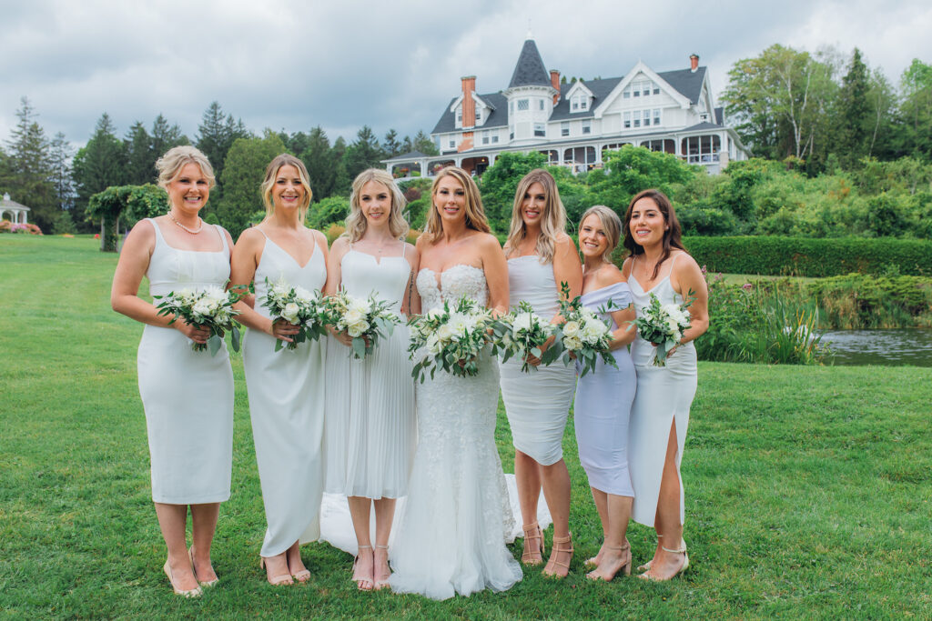 True blue a pretty outdoor wedding in Ontario Today's Bride