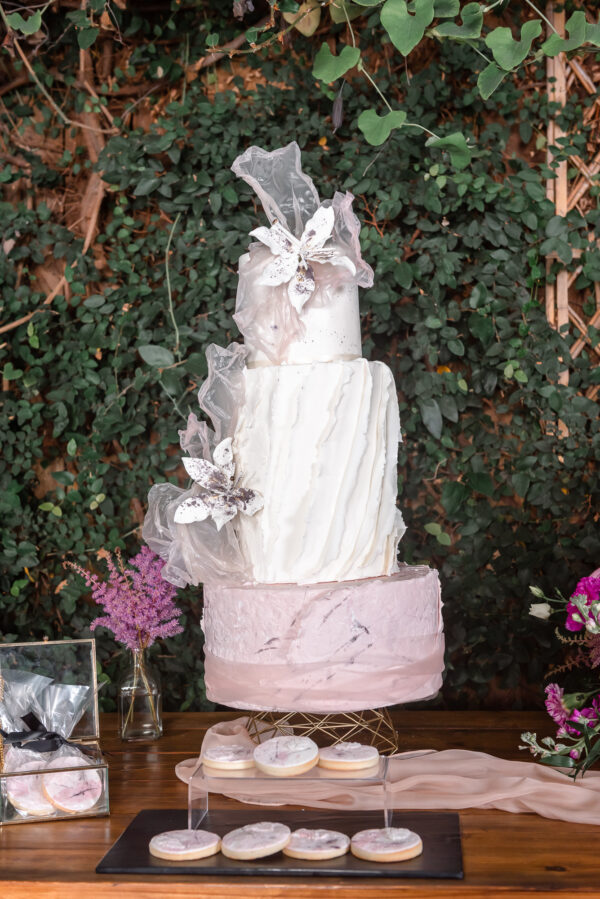 pink wedding cake inspo