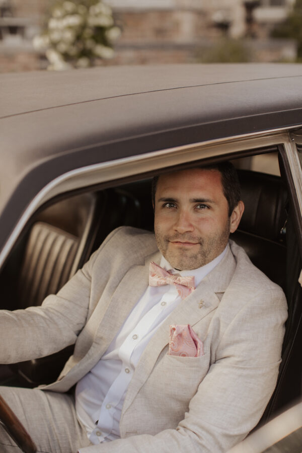 groom in a car