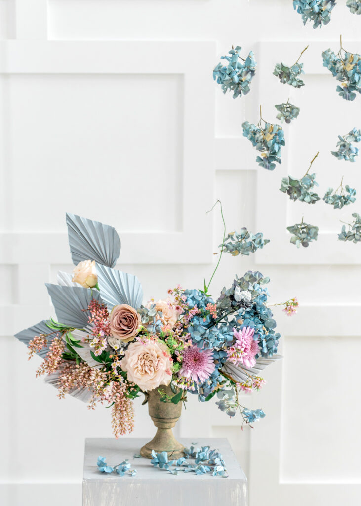 blush and blue wedding colour trends