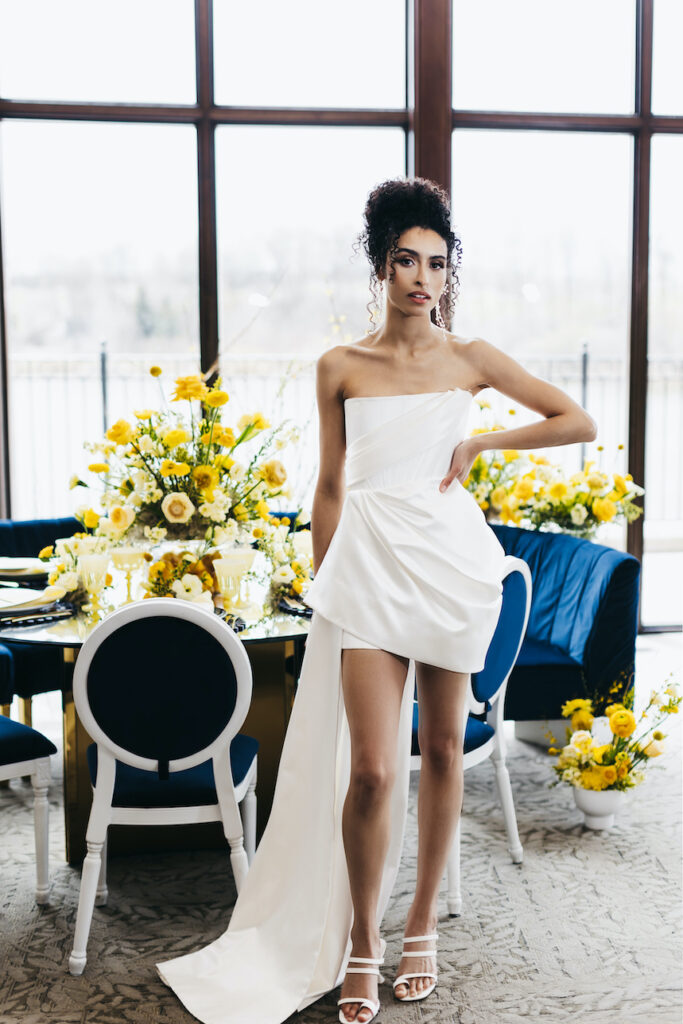 Simple yellow outlet wedding dress