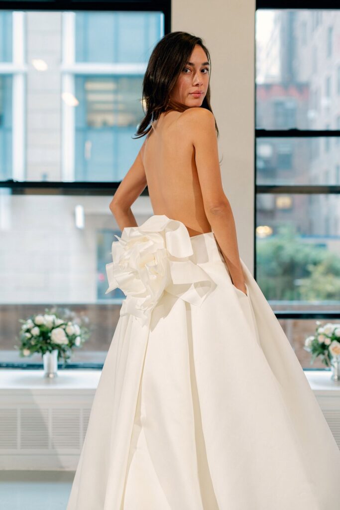 24 Wedding Dresses with Bows: The Latest Bridal Fashion Trend