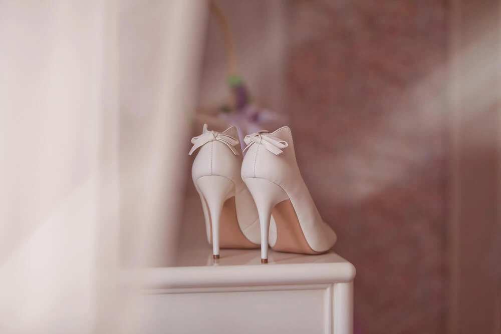 bridal shoe with bow photo