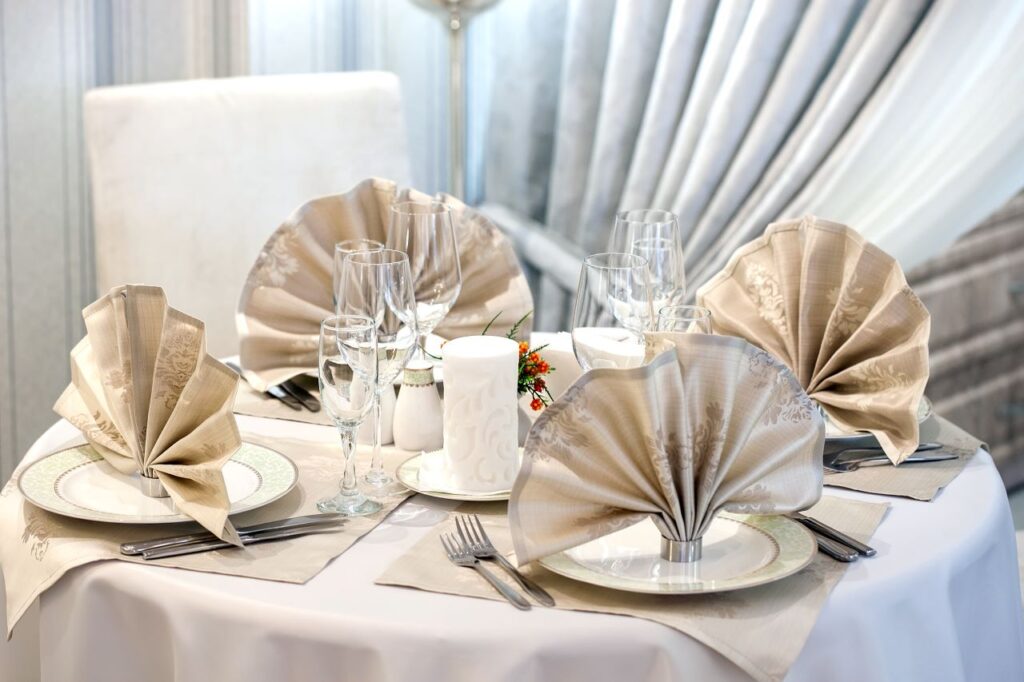 Eco-friendly weddings - fabric napkins instead of disposable ones