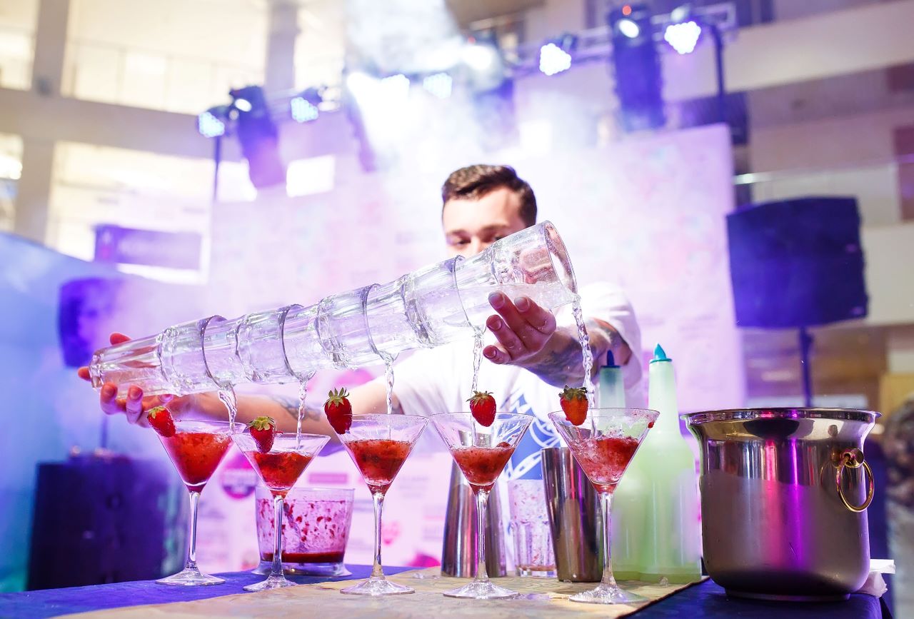 Smoke Bubbles Are Adding Aroma & Whimsy to Cocktails