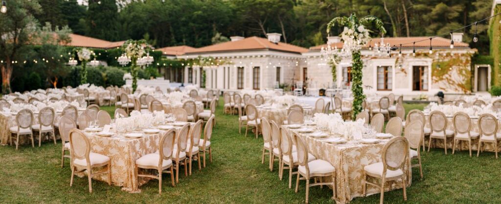 wedding plus one seating arrangements at outdoor wedding reception
