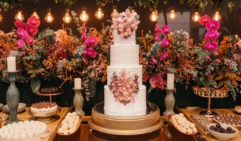 beautiful tablescape designed by wedding cake vendor