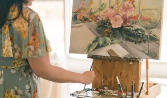 live wedding painter creating beautiful keepsake