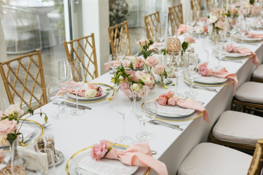 wedding planning tips guide helps to create a beautiful wedding reception table display