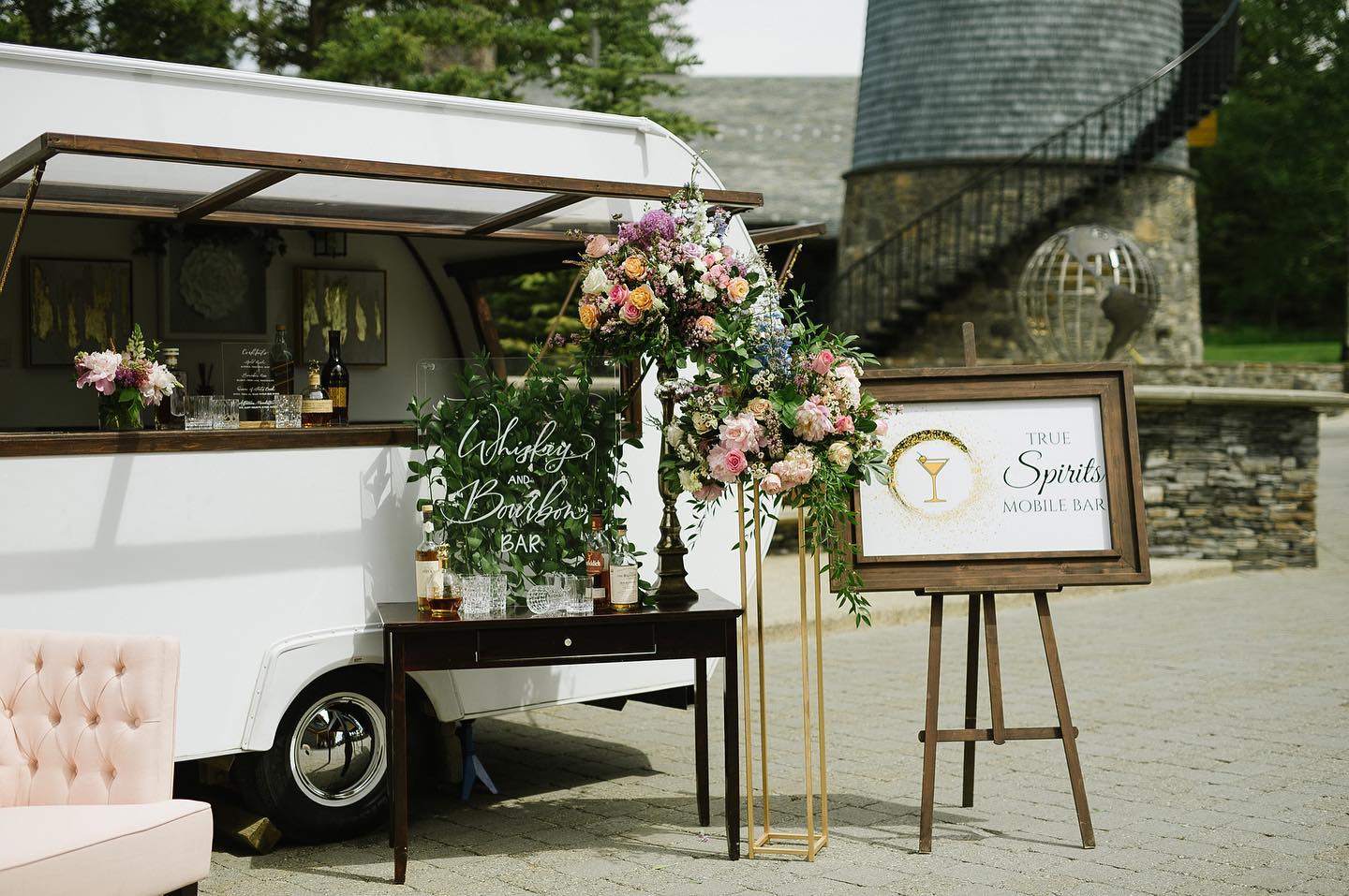 Roll with it! 9 wedding mobile bar ideas that’ll drive your wedding ...