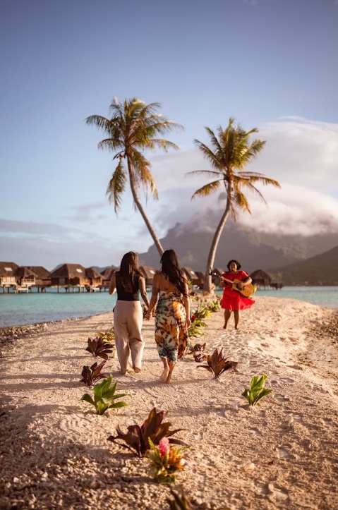 surprise proposal in Bora Bora