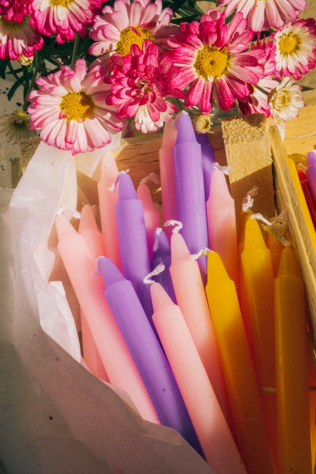 sunset hue wedding colour trends candles and flowers