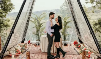 just got engaged in mountain glass T pee