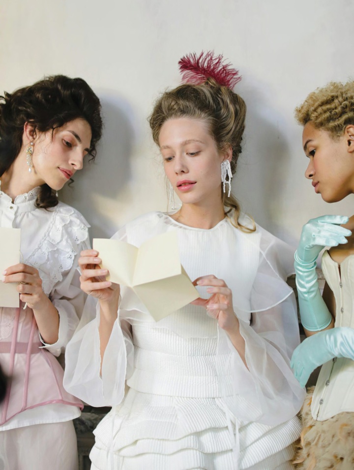 romance vintage brides